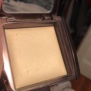 Hourglass Ambient Lighting Powder Diffused Light